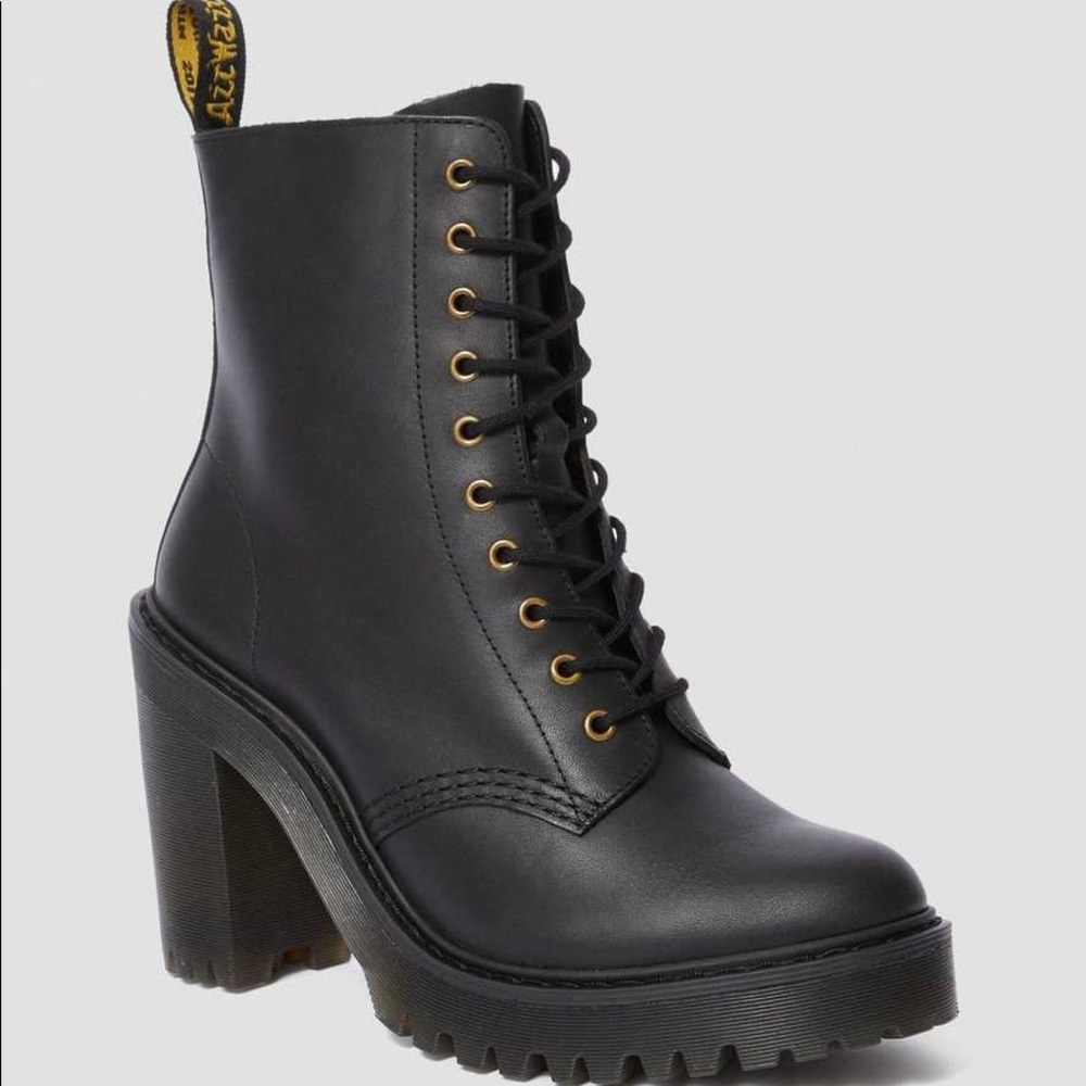Dr Martens Kendra boot